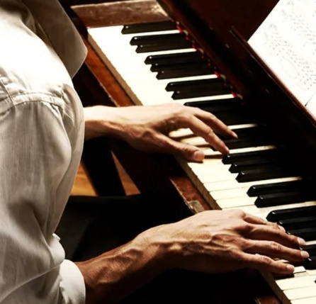 Treating Stress with Piano Therapy
